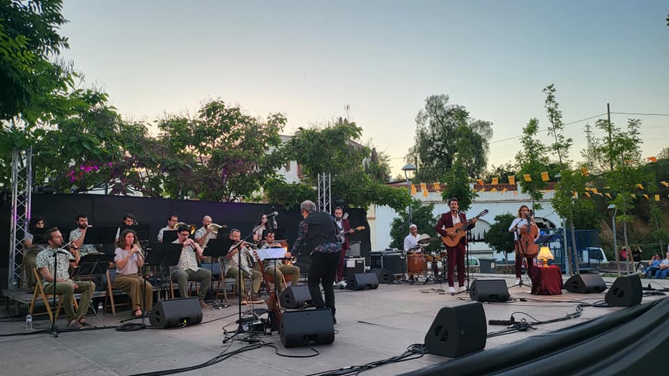 Concert amb Guillem Roma i La Cobla Marinada