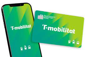 Imatge de la tarjeta T-mobilitat i al mòbil
