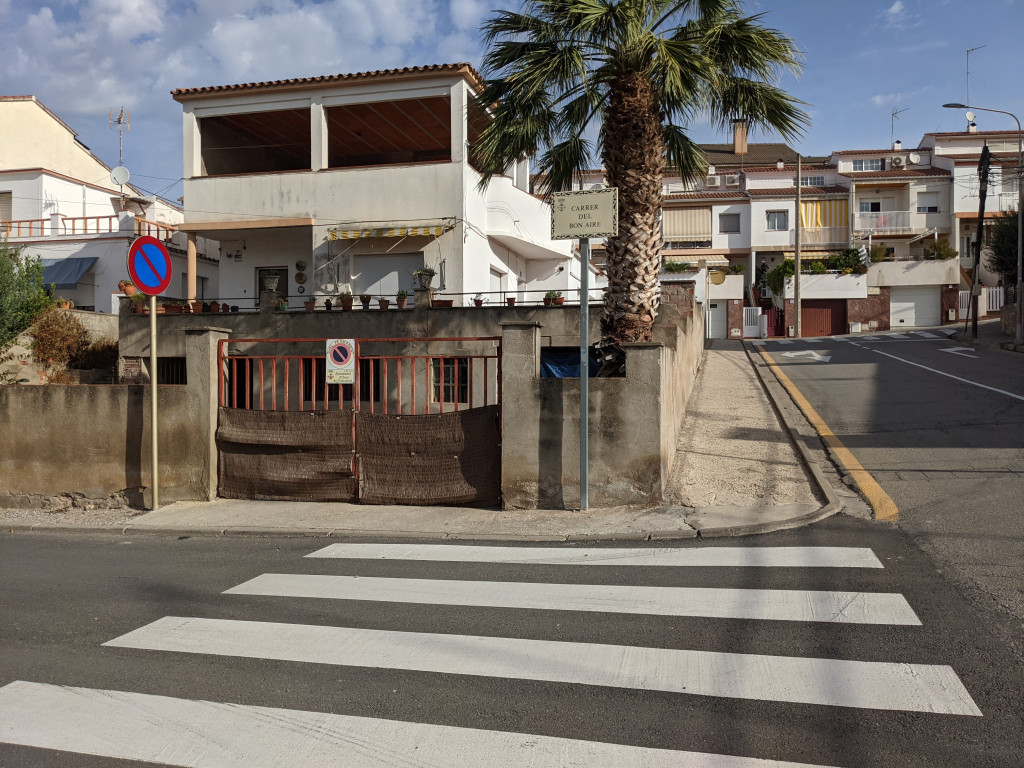 Carrer de Creu de Saba amb Bon Aire