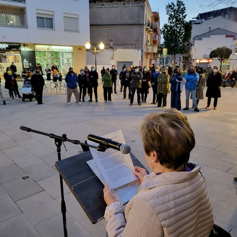 Lectura del manifest en rebuig al feminicidi comès a Martorell