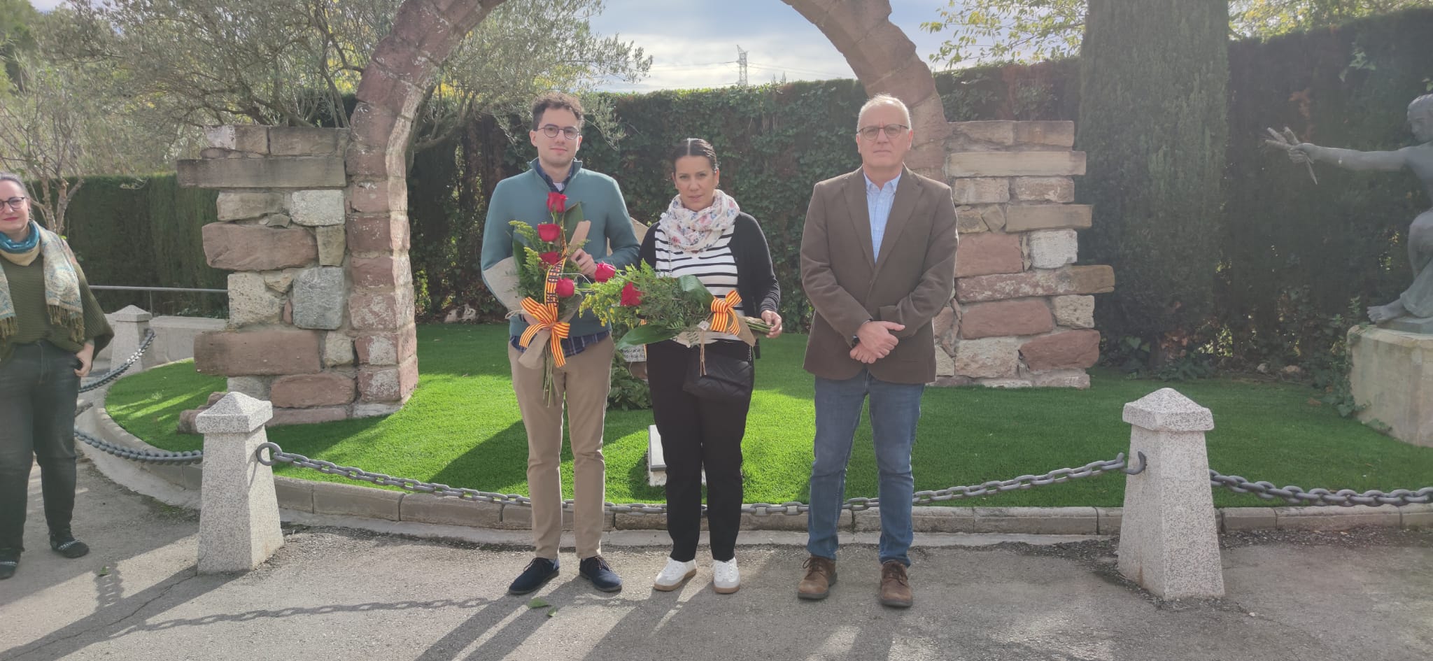 Ofrena floral al cementiri de Can Singla. Diada de Tots Sants 2023.