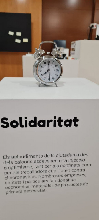 Despertador amb la paraula Solidaritat