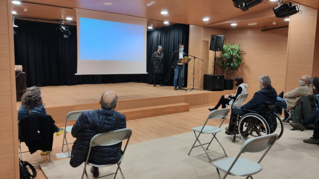 Assistents a la presentació del col·loqui de "Les emocions en temps de Covid a Olesa"