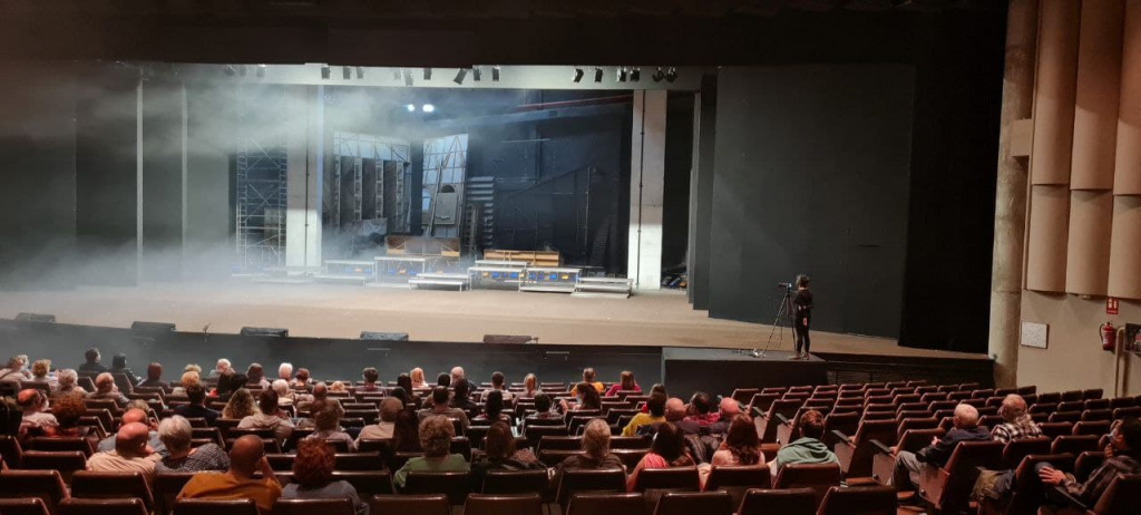 Imatge de la Platea i escenari del teatre de la Passió