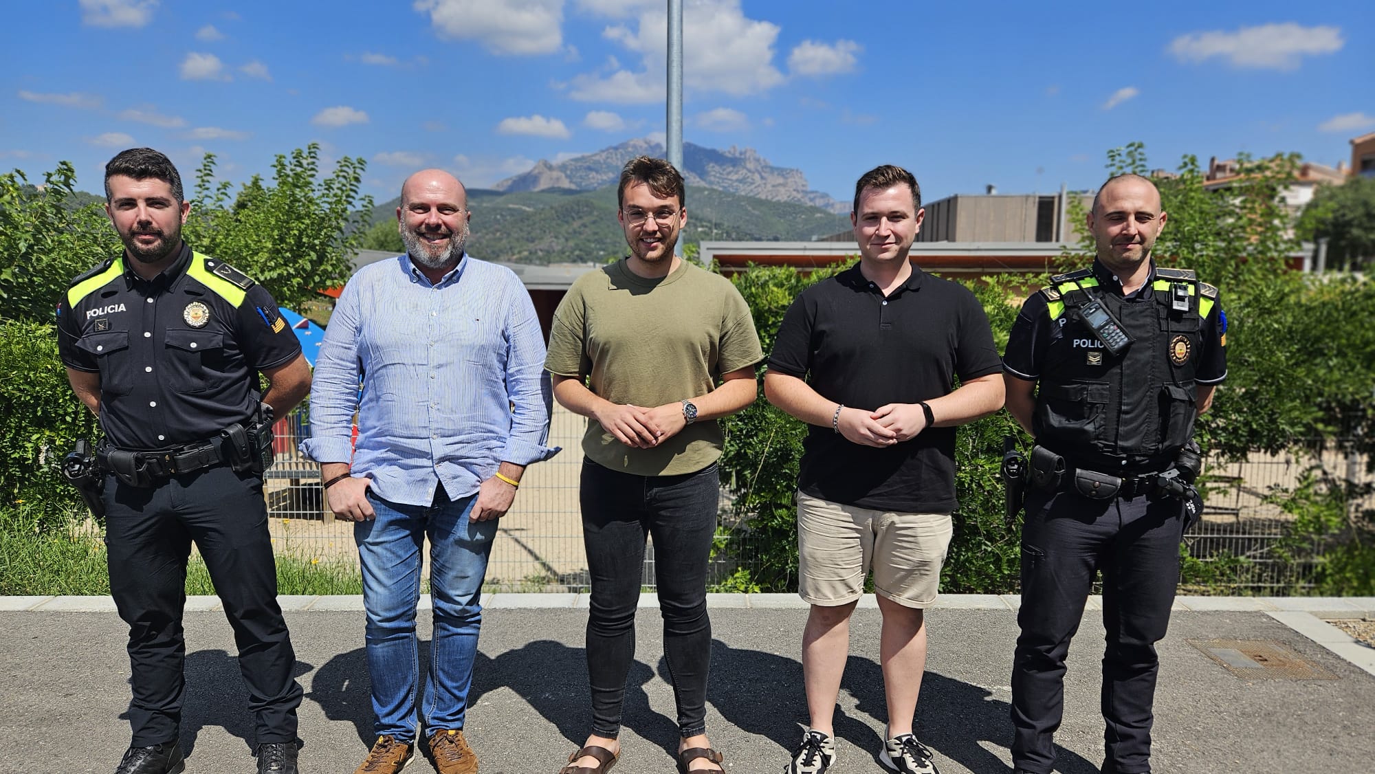 Visita de l'alcalde i el regidor de Seguretat Ciutadana de Masquefa a la Policia local d'Olesa