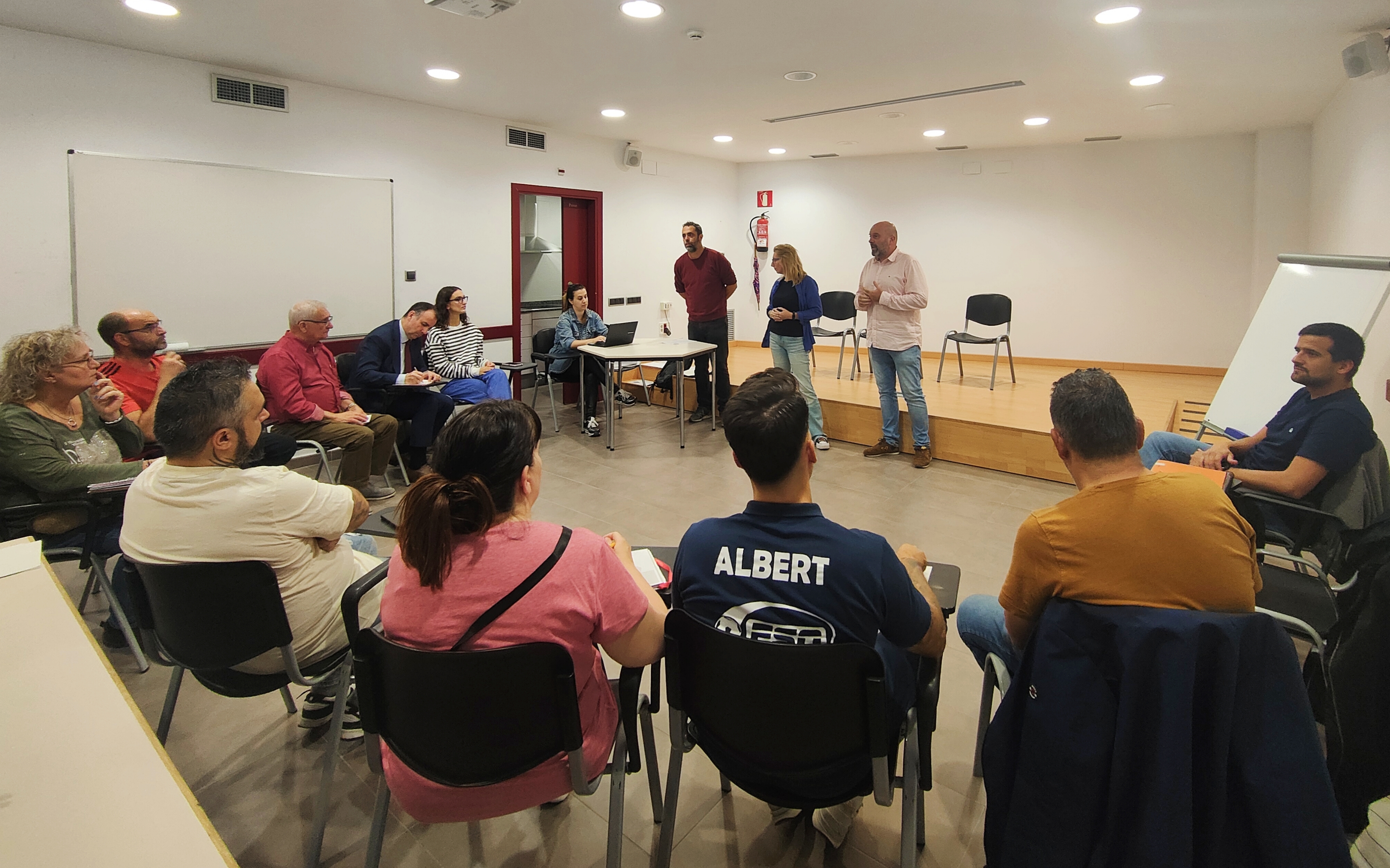 Primera reunió de la comissió de valors per elaborar un decàleg de valors en l'esport a Olesa de Montserrat.