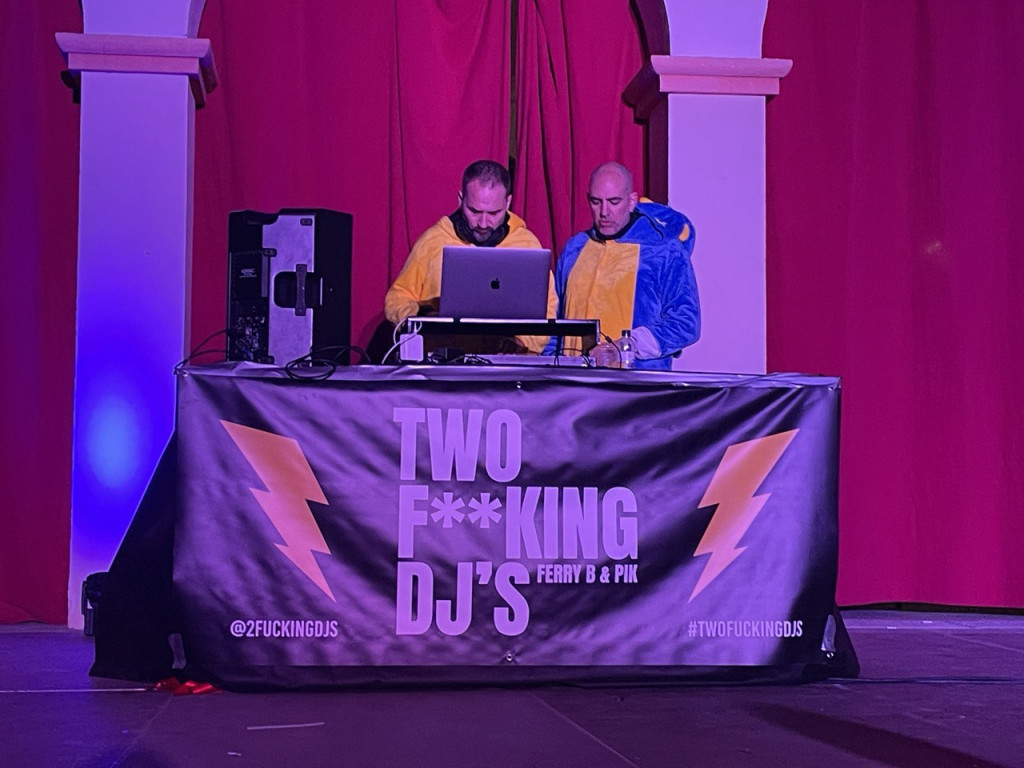 Actuació al carnestoltes 2023 de Two F**King Dj's