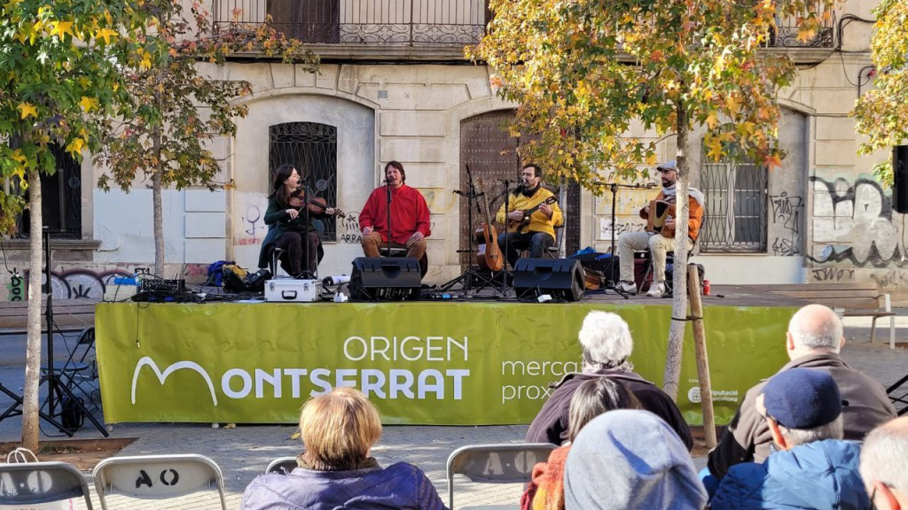 Concert de Corrandes són corrandes (tres nois i una noia)