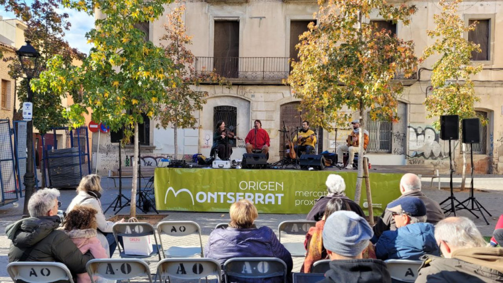 Concert de Corrandes són corrandes (tres nois i una noia)