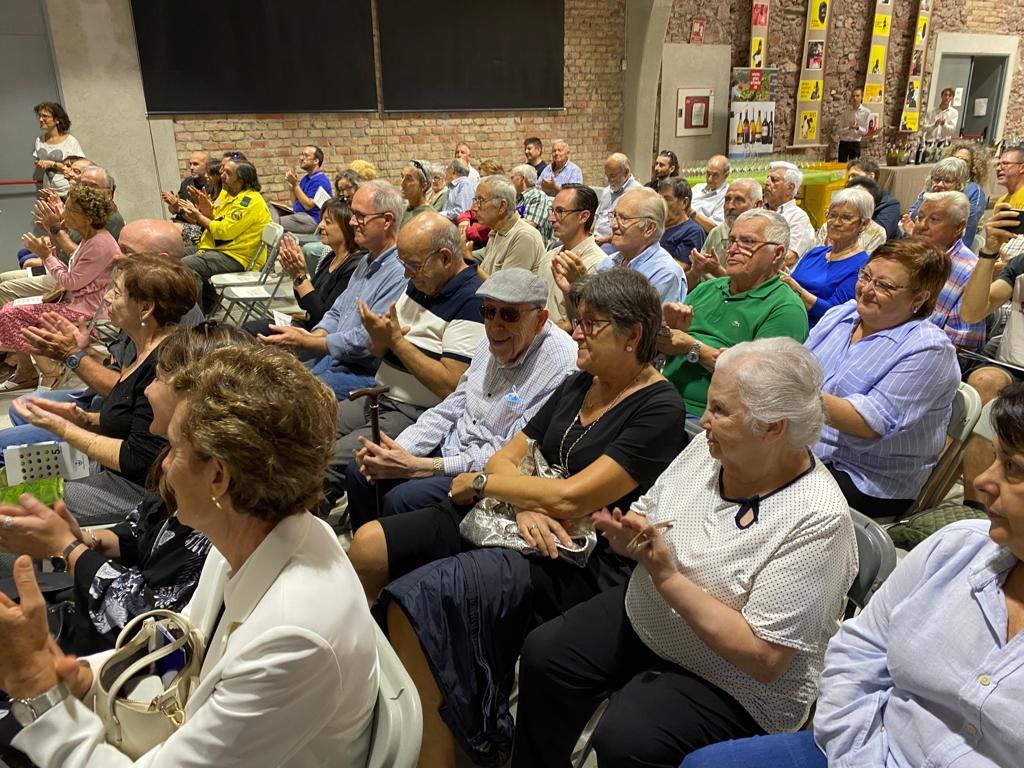 Socis i Socies assistents a l'Acte commemoratiu 25+3 de la Fundació Agrícola Olesa a l'Escorxador