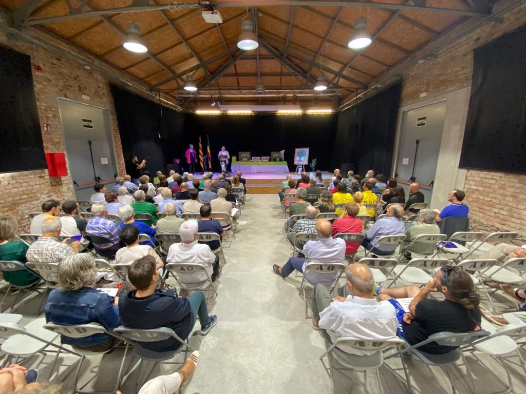 Socis i Socies assistents a l'Acte commemoratiu 25+3 de la Fundació Agrícola Olesa a l'Escorxador