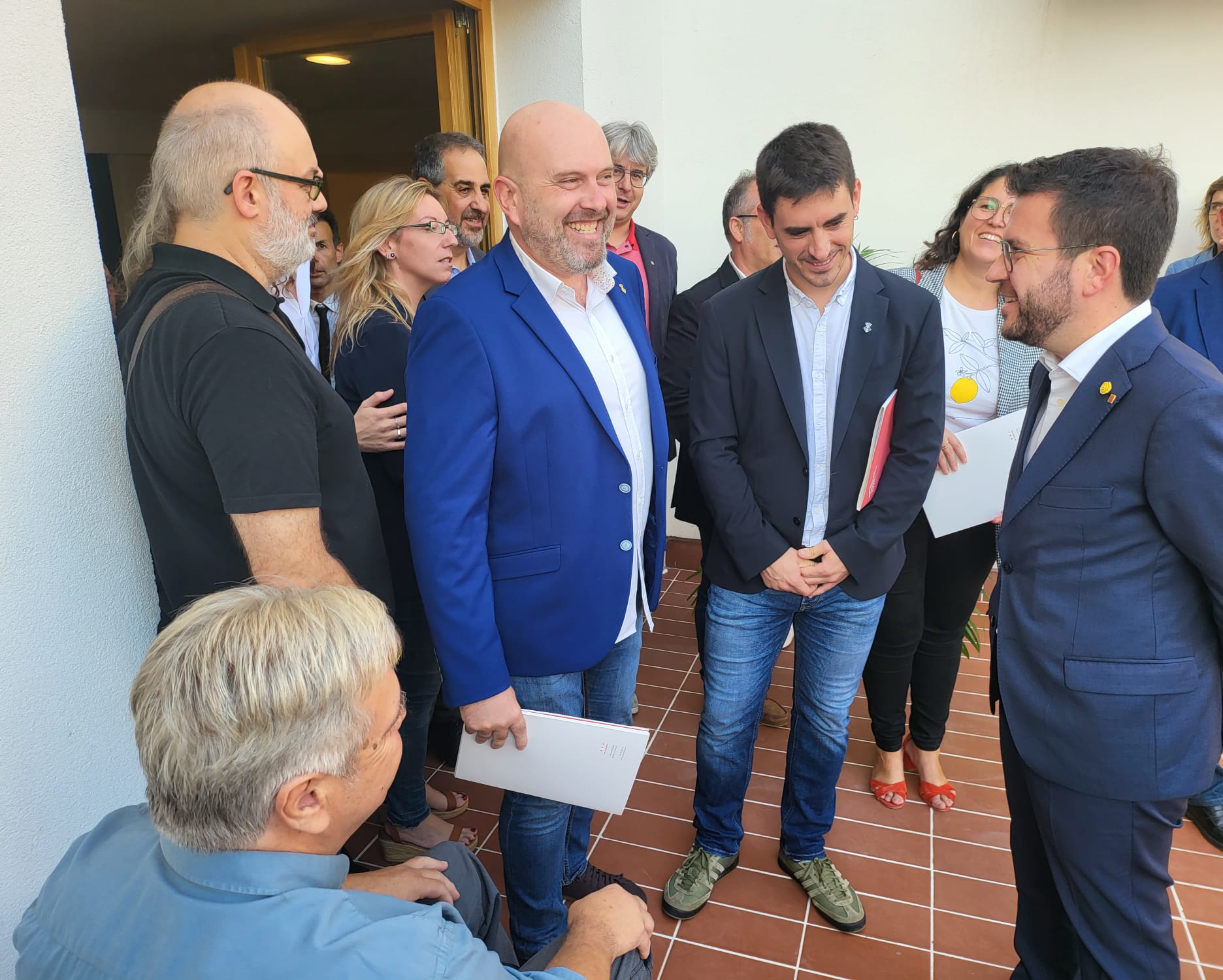 Inauguració de La Xicoira. El president de la Generalitat amb membres de l'equip de govern.