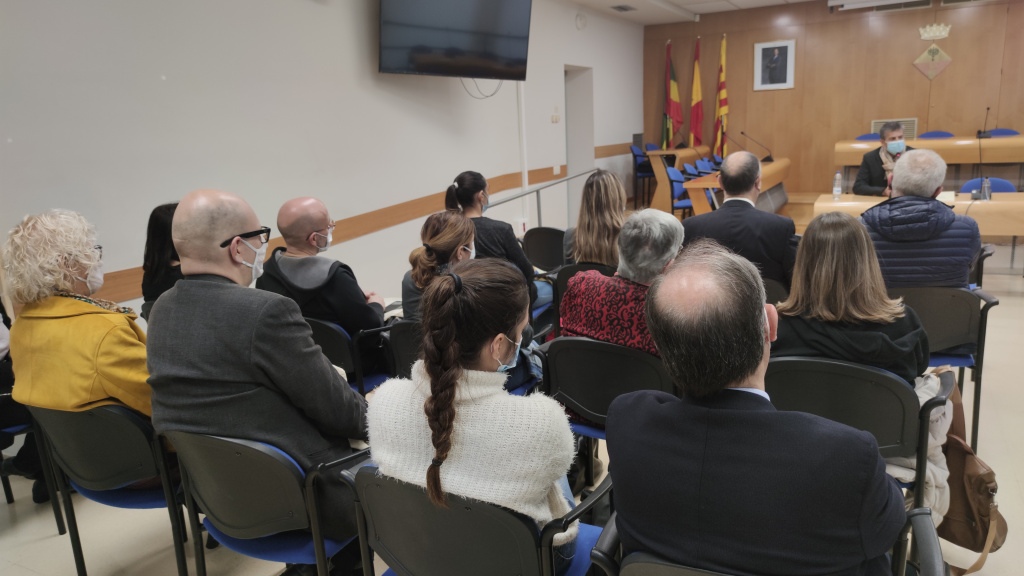 Assistents a la presentació de la guia contra els maltractaments de la gent gran