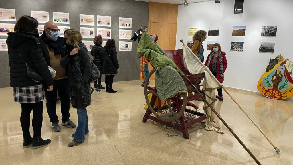 Exposició La vinya i el vi sobre el conreu de la vinya a Olesa