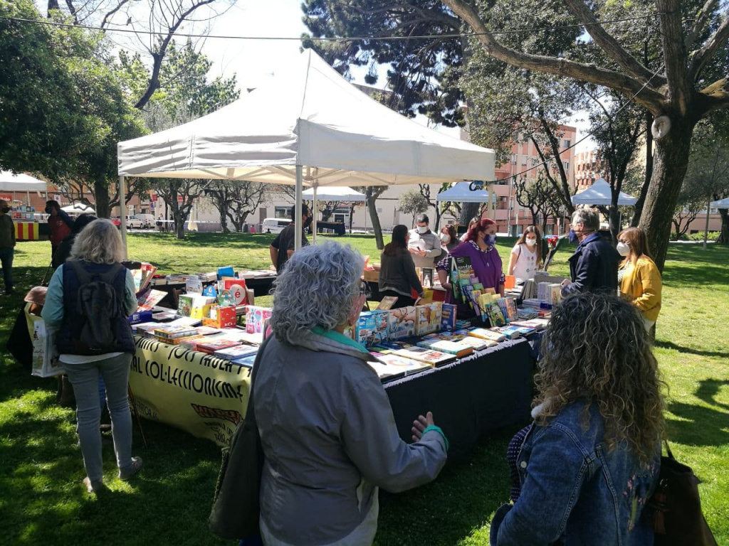 Paradeta de llibres, jocs de taula i col·leccionisme 